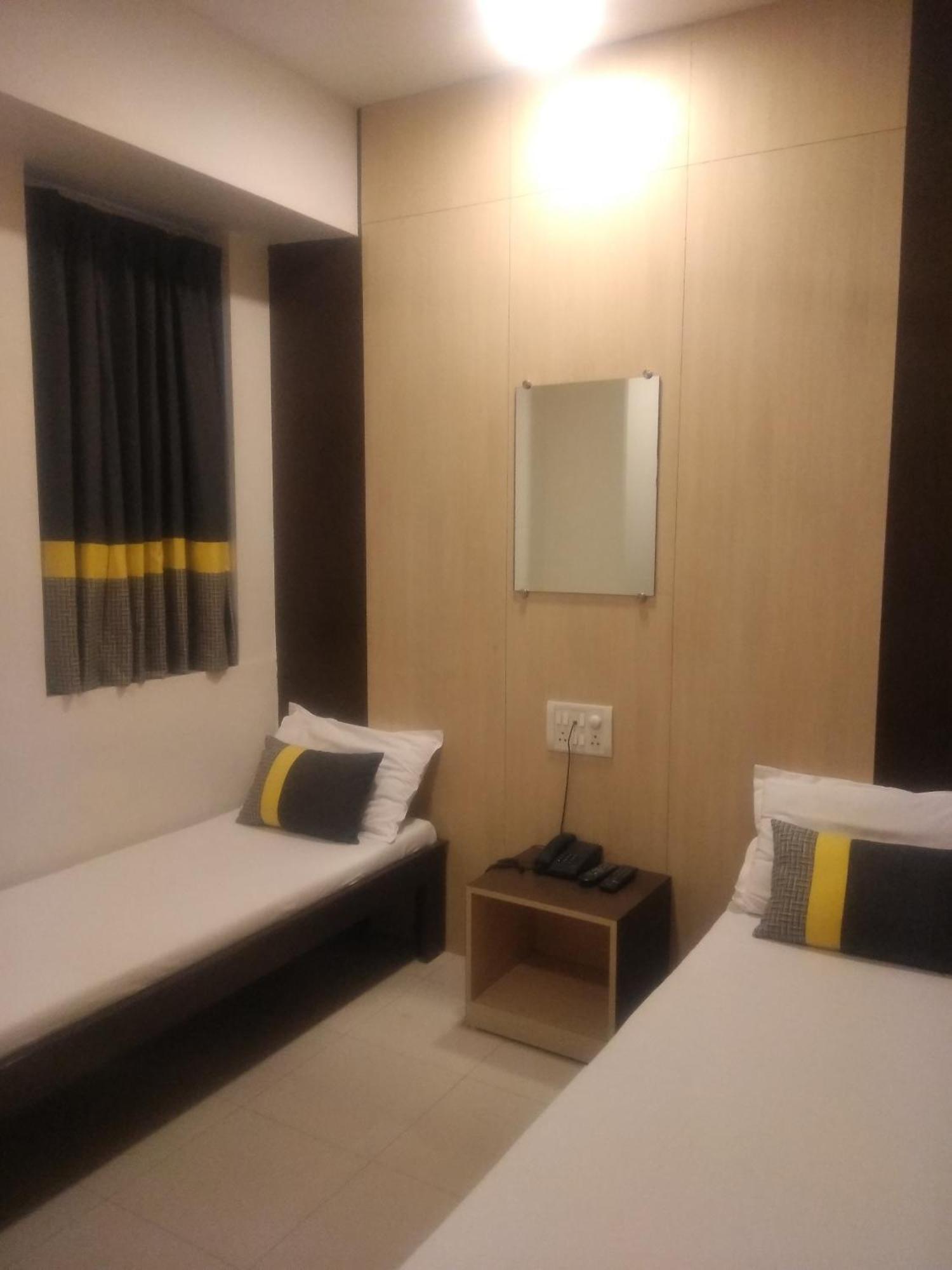 Istay Hotels Andheri Midc Мумбаї Номер фото