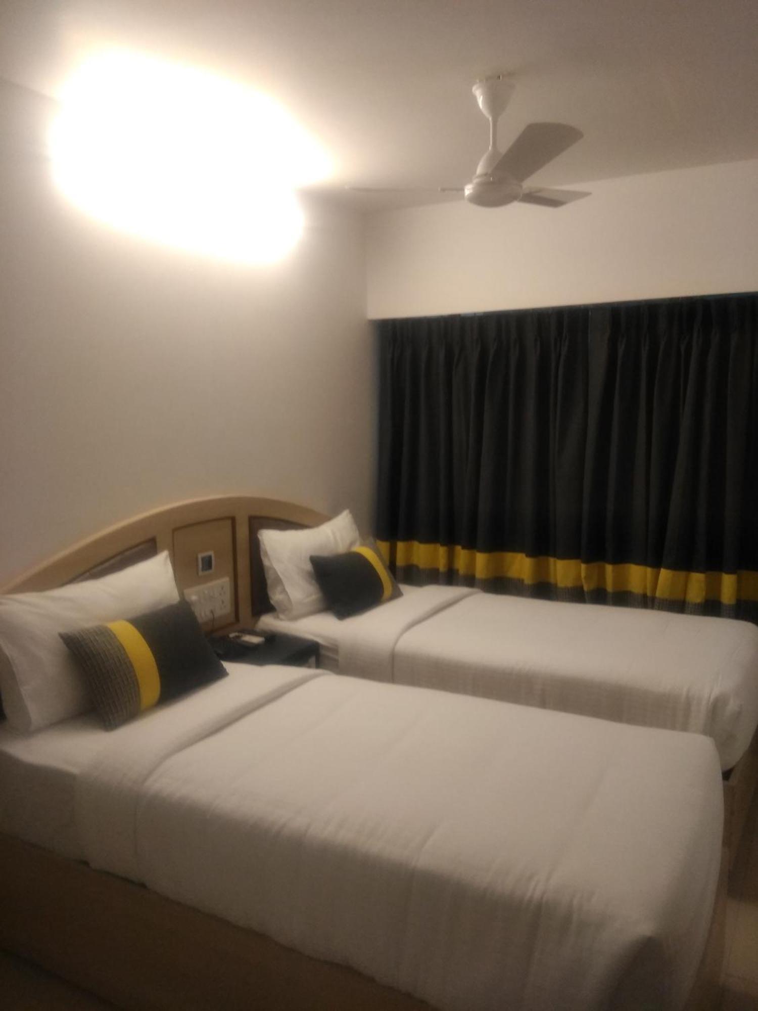 Istay Hotels Andheri Midc Мумбаї Номер фото